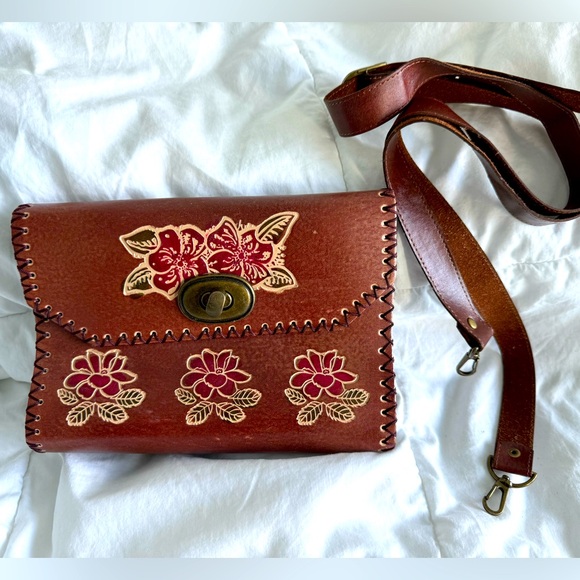 Vintage Y2K Boho Faux Leather Tooled Floral Brown Crossbody Bag - Picture 4 of 5